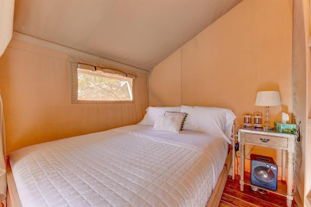 12 Fires Luxury Glamping With Heating #5 Hotel Johnson City Exterior photo